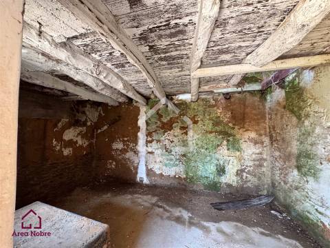 Moradias Centenárias em Cortegaça!