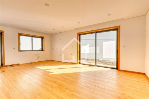 Moradia T4 NOVA - Sta Maria da Feira