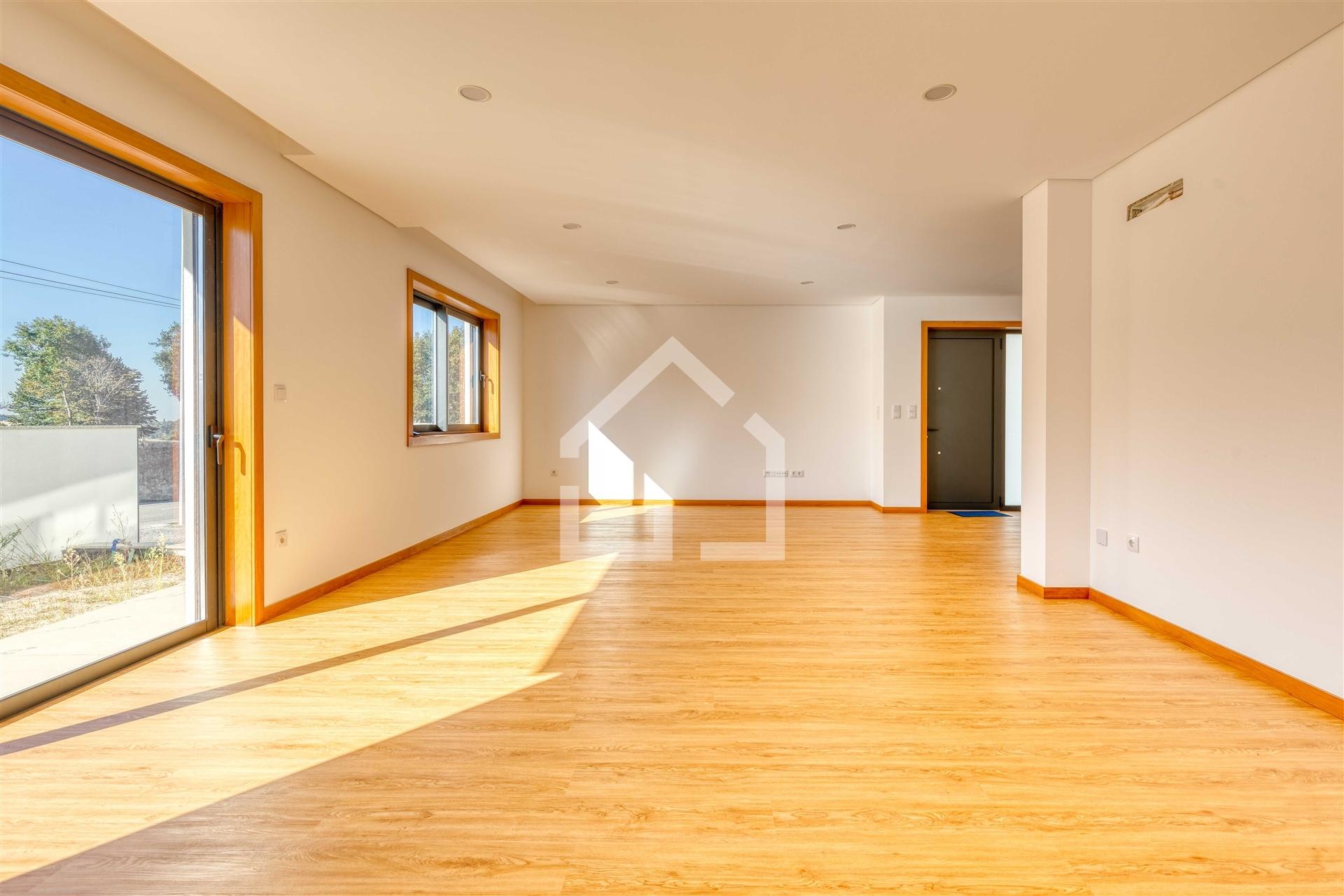 Moradia T4 NOVA - Sta Maria da Feira