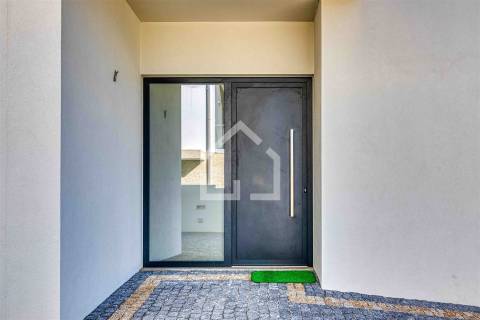 Moradia T4 NOVA - Sta Maria da Feira