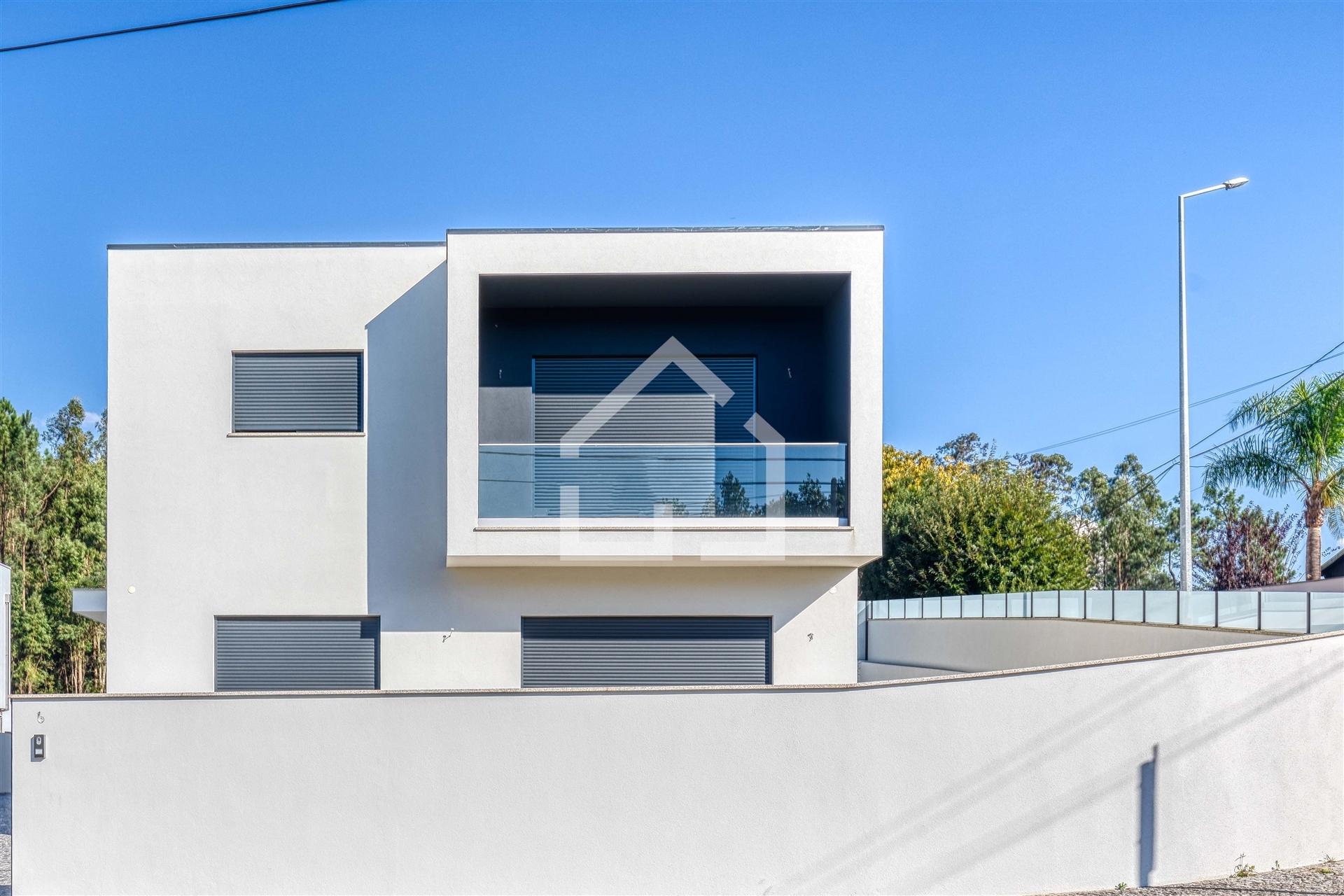 Moradia T4 NOVA - Sta Maria da Feira