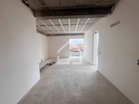 Moradia T3 com Piscina - Lamas