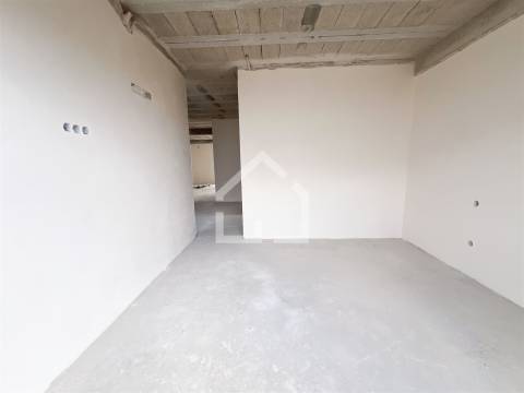 Moradia T3 com Piscina - Lamas