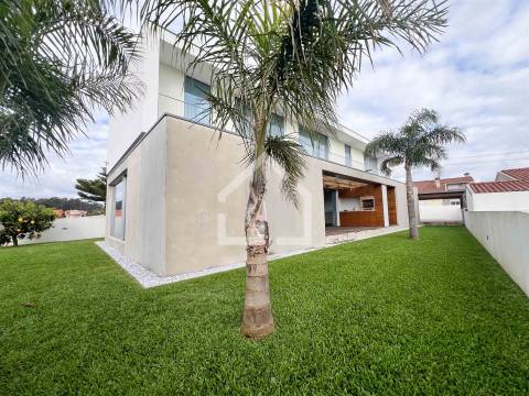 Moradia T3+1 -Santa Maria da Feira