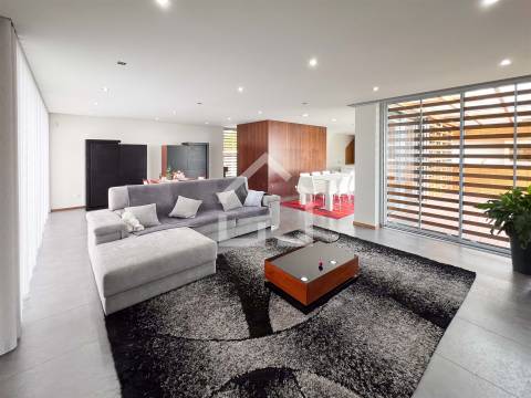 Moradia T3+1 -Santa Maria da Feira