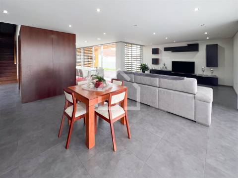 Moradia T3+1 -Santa Maria da Feira