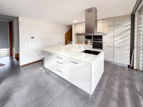 Moradia T3+1 -Santa Maria da Feira