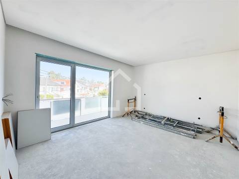 Moradia T4 com Piscina - Lobão