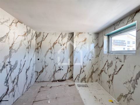 Moradia T4 com Piscina - Lobão