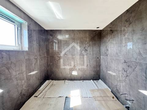 Moradia T4 com Piscina - Lobão