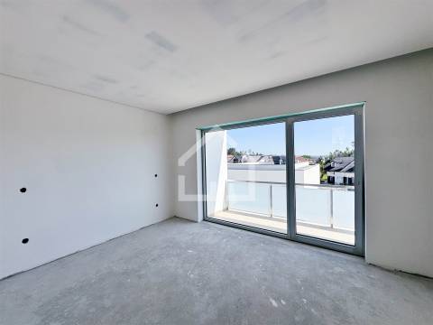 Moradia T4 com Piscina - Lobão