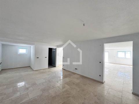 Moradia T4 com Piscina - Lobão