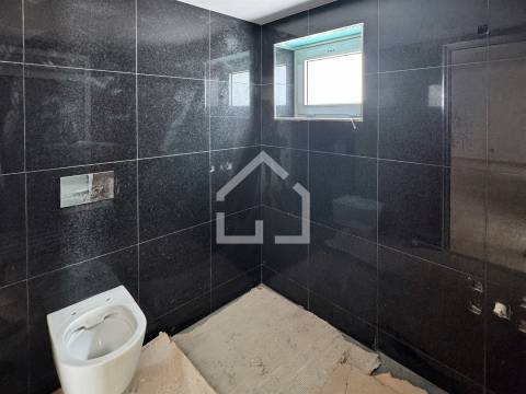 Moradia T4 com Piscina - Lobão