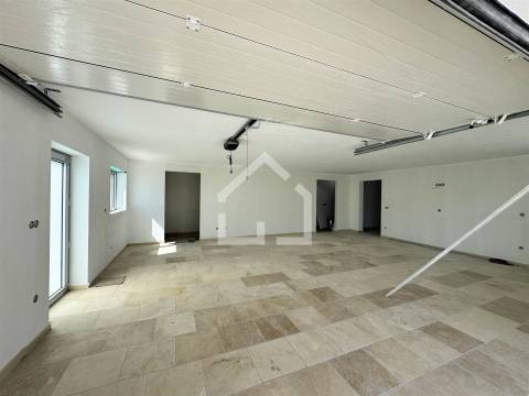 Moradia T4 com Piscina - Lobão