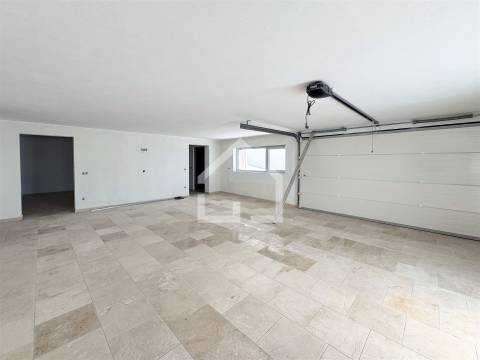 Moradia T4 com Piscina - Lobão