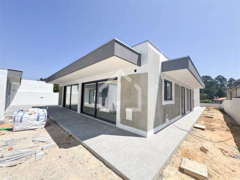 Moradia T4 TÉRREA - Travanca