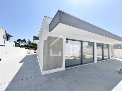 Moradia T4 TÉRREA - Travanca