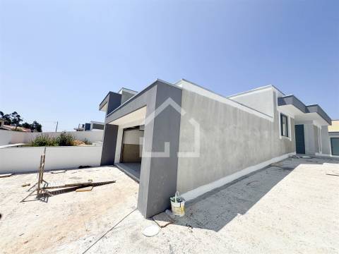 Moradia T4 TÉRREA - Travanca