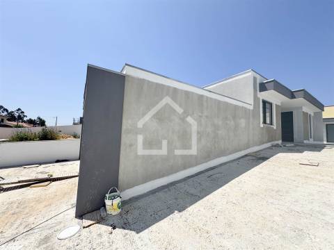 Moradia T4 TÉRREA - Travanca