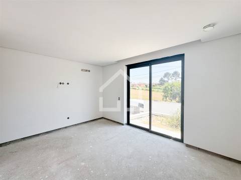 Moradia T4 TÉRREA - Travanca