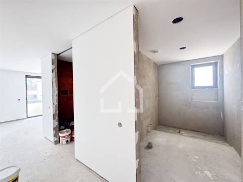 Moradia T4 TÉRREA - Travanca