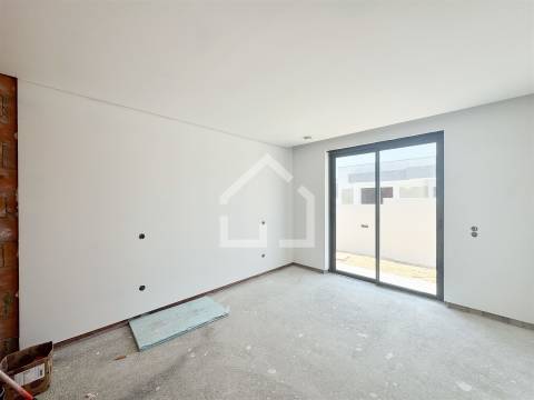 Moradia T4 TÉRREA - Travanca