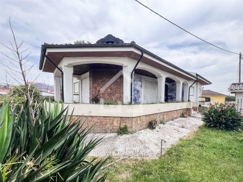 Moradia T3+1 com Jardim | Terreno de 1080m² | St Maria de Lamas