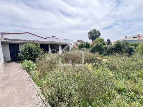 Moradia T3+1 com Jardim | Terreno de 1080m² | St Maria de Lamas