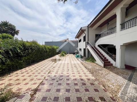 Moradia T3+1 com Jardim | Terreno de 1080m² | St Maria de Lamas