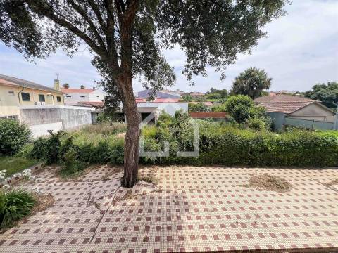 Moradia T3+1 com Jardim | Terreno de 1080m² | St Maria de Lamas