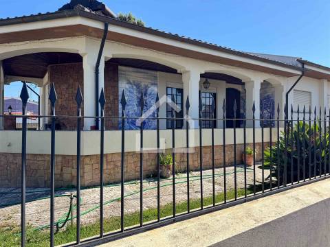 Moradia T3+1 com Jardim | Terreno de 1080m² | St Maria de Lamas