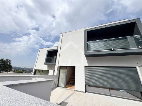 Moradia T3 NOVA - Lobão