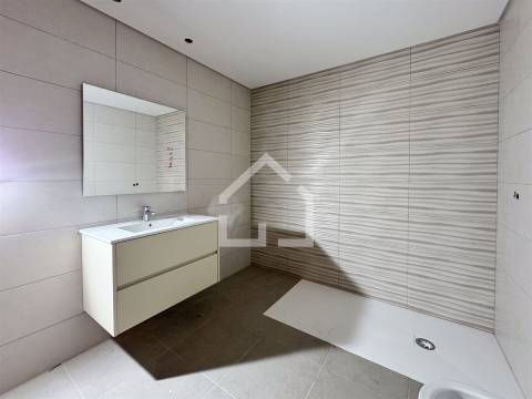 Moradia T3 NOVA - Lobão