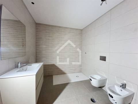 Moradia T3 NOVA - Lobão