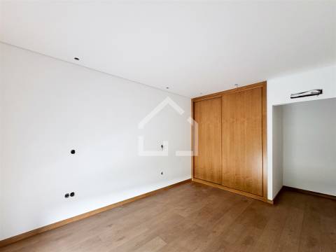 Moradia T3 NOVA - Lobão