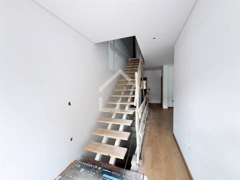 Moradia T3 NOVA - Lobão