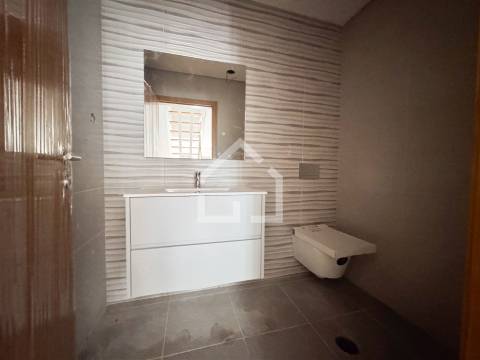 Moradia T3 NOVA - Lobão