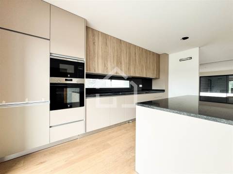 Moradia T3 NOVA - Lobão