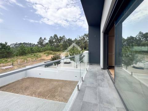 Moradia T3 NOVA - Lobão