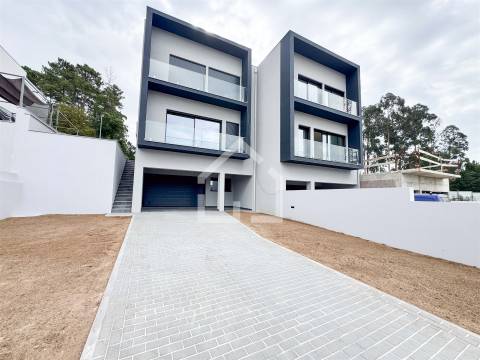 Moradia T3 NOVA - Lobão