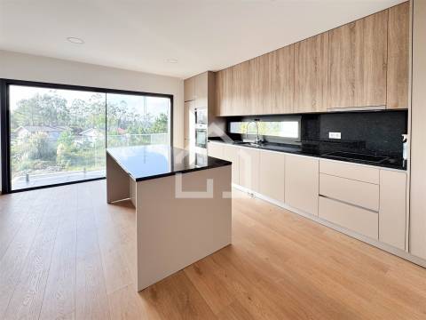 Moradia T3 NOVA - Lobão