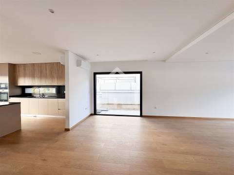 Moradia T3 NOVA - Lobão