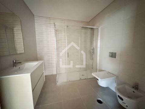 Moradia T3 NOVA - Lobão