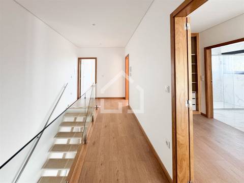 Moradia T3 NOVA - Lobão