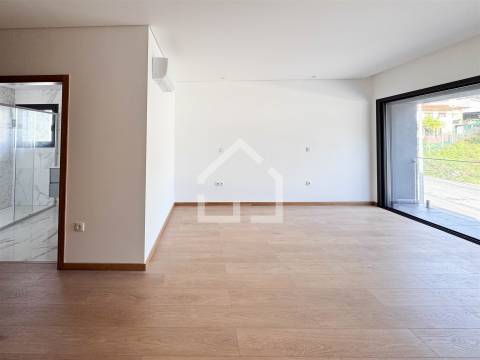 Moradia T3 NOVA - Lobão