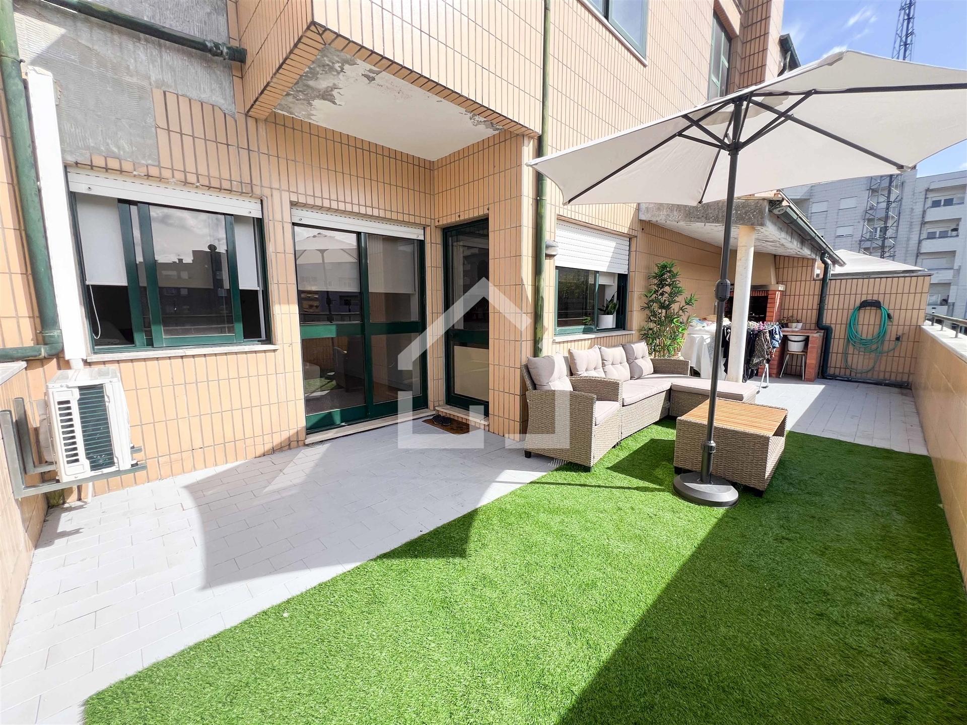 T3 com Terraço - Milheirós de Poiares