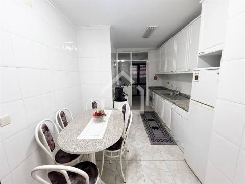 T3 com Terraço, em pleno centro Sta. M. Feira!