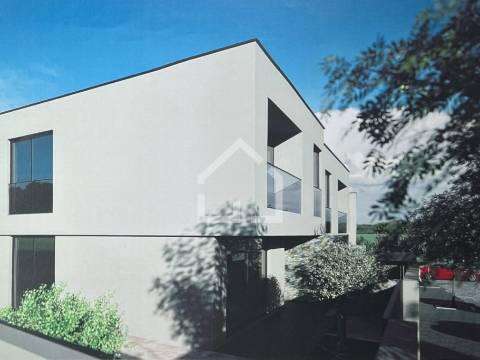 Moradia T3 - Paços de Brandão