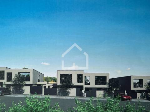 Moradia T3 - Paços de Brandão