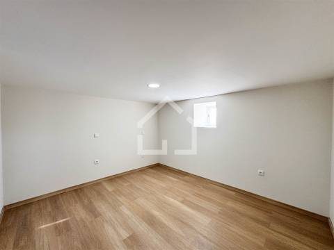 Moradia (T3 + T1) - Palmaz